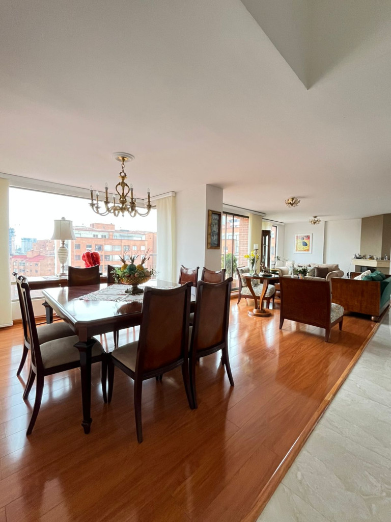 Apartamento en venta en Lagos De Cordoba, Bogotá · foto 2 de 24