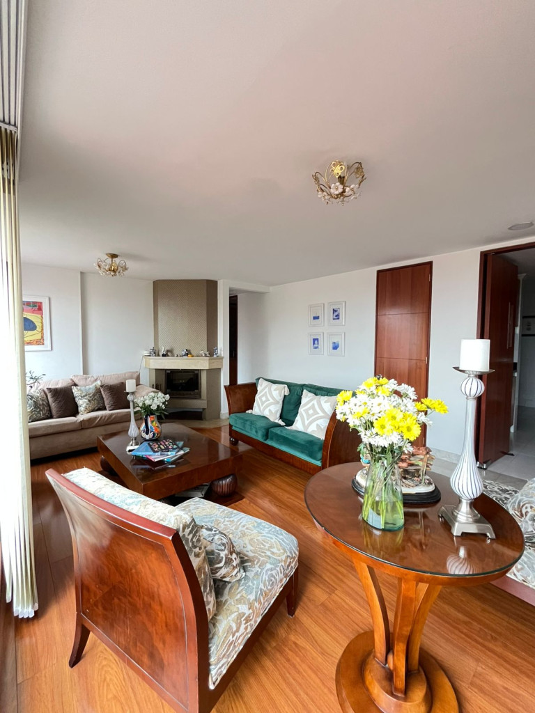 Apartamento en venta en Lagos De Cordoba, Bogotá · foto 4 de 24