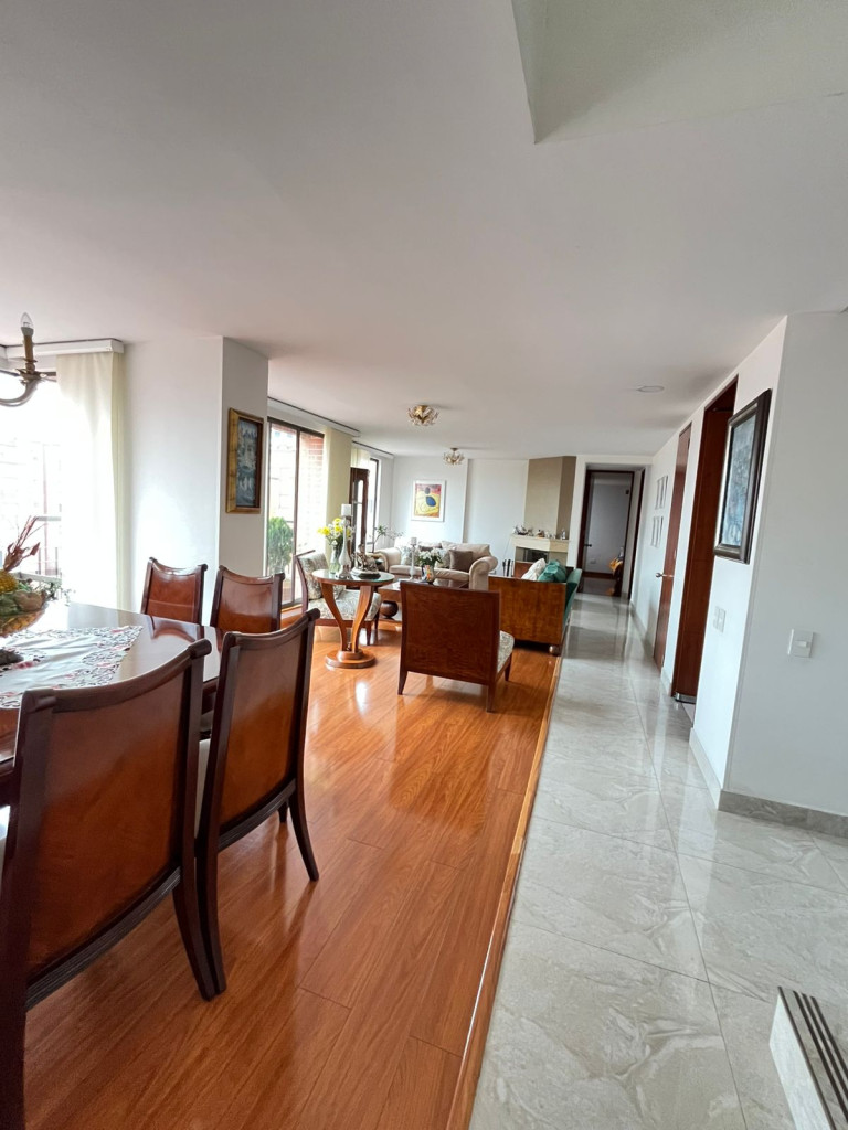 Apartamento en venta en Lagos De Cordoba, Bogotá · foto 6 de 24