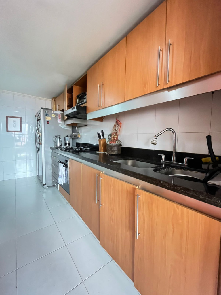 Apartamento en venta en Lagos De Cordoba, Bogotá · foto 9 de 24