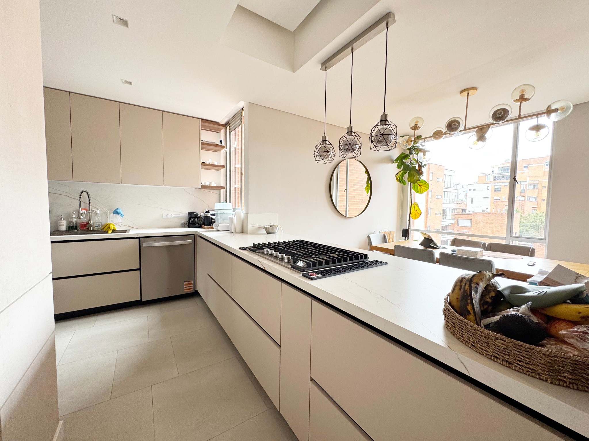 Apartamento en arriendo en Chico Norte, Bogotá · foto 2 de 16