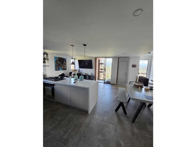 Apartamento de 2 alcobas en venta en Centro, Rionegro, 78 m² · foto 2 de 18
