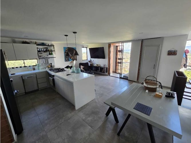 Apartamento de 2 alcobas en venta en Centro, Rionegro, 78 m² · foto 6 de 18