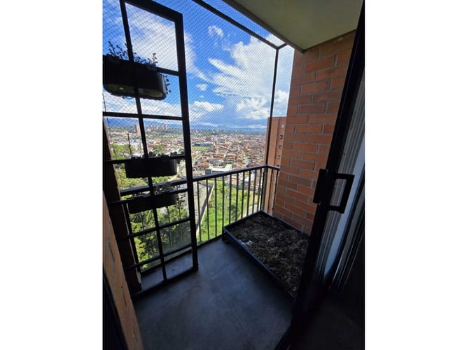 Apartamento de 2 alcobas en venta en Centro, Rionegro, 78 m² · foto 9 de 18
