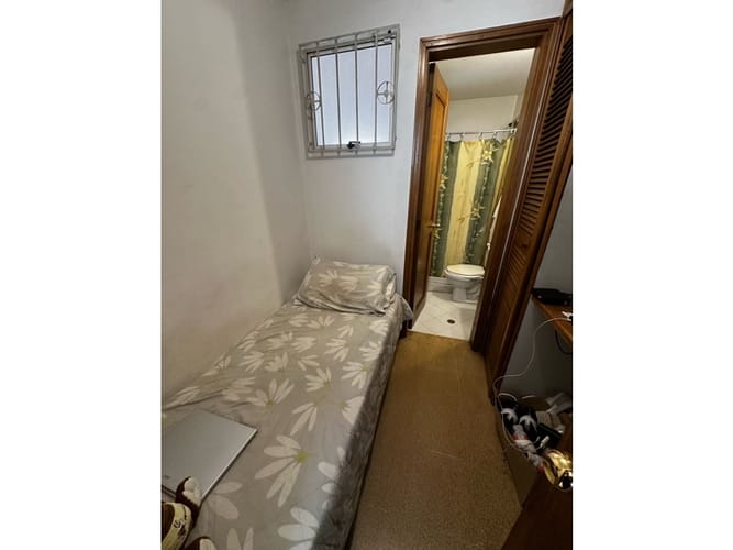Casa de 3 alcobas en venta en San Lucas, Medellín, 229 m² · foto 2 de 24