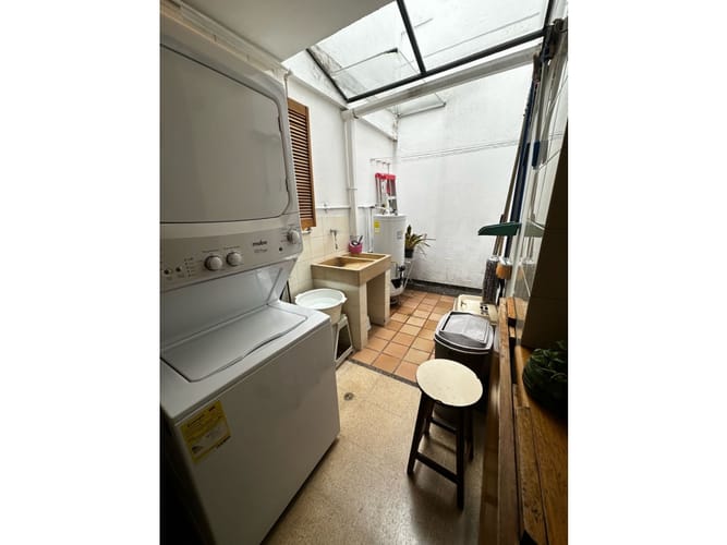 Casa de 3 alcobas en venta en San Lucas, Medellín, 229 m² · foto 3 de 24