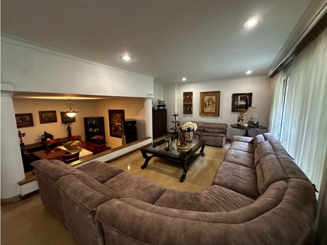 Casa de 3 alcobas en venta en San Lucas, Medellín, 229 m² · foto 8 de 24