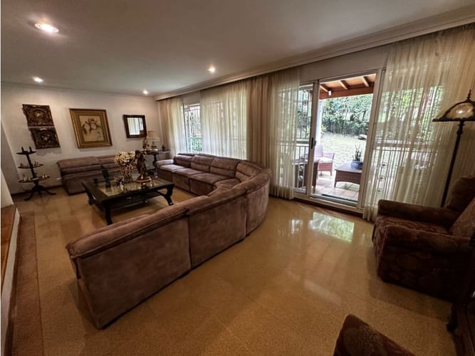 Casa de 3 alcobas en venta en San Lucas, Medellín, 229 m² · foto 10 de 24