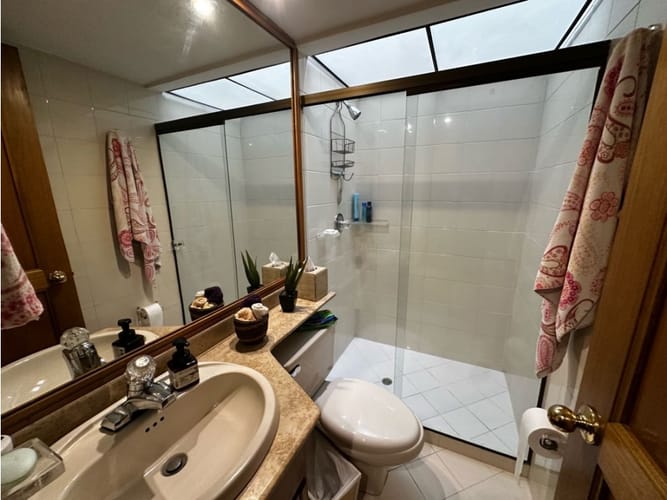 Casa de 3 alcobas en venta en San Lucas, Medellín, 229 m² · foto 12 de 24