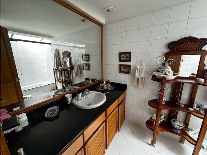 Casa de 3 alcobas en venta en San Lucas, Medellín, 229 m² · foto 14 de 24