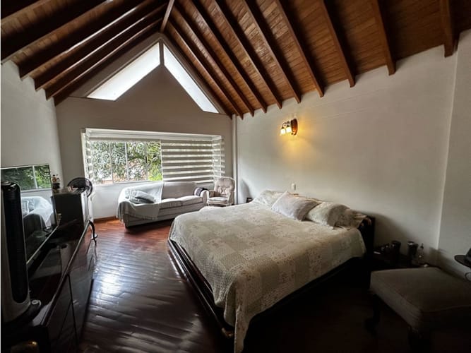 Casa de 3 alcobas en venta en San Lucas, Medellín, 229 m² · foto 15 de 24