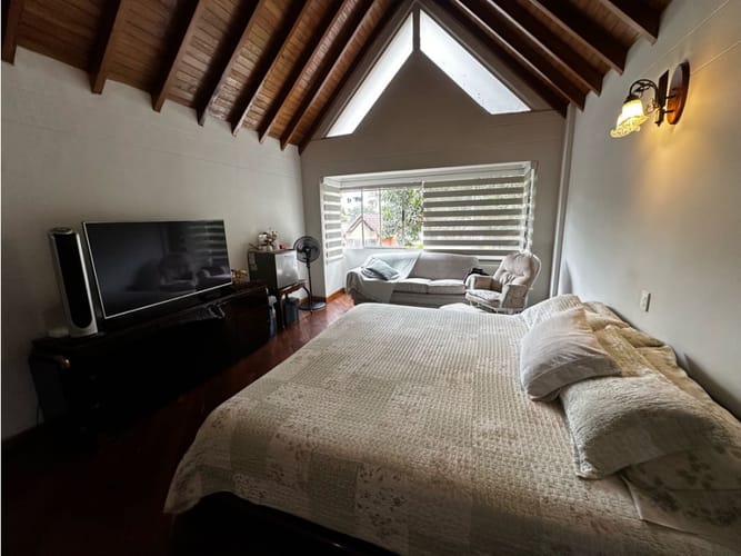 Casa de 3 alcobas en venta en San Lucas, Medellín, 229 m² · foto 17 de 24