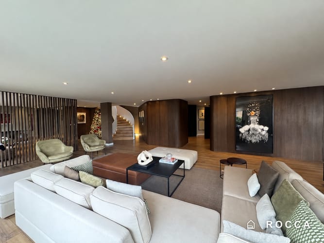 Apartamento de 3 alcobas en venta en Los Rosales, Bogotá, 735 m² · foto 3 de 24