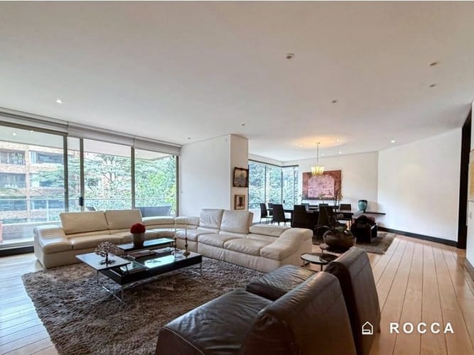 Apartamento de 4 alcobas en venta en La Cabrera, Bogotá, 387 m² · foto 2 de 19