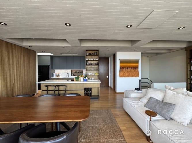 Apartamento de 2 alcobas en venta en Los Rosales, Bogotá, 157 m² · foto 2 de 24