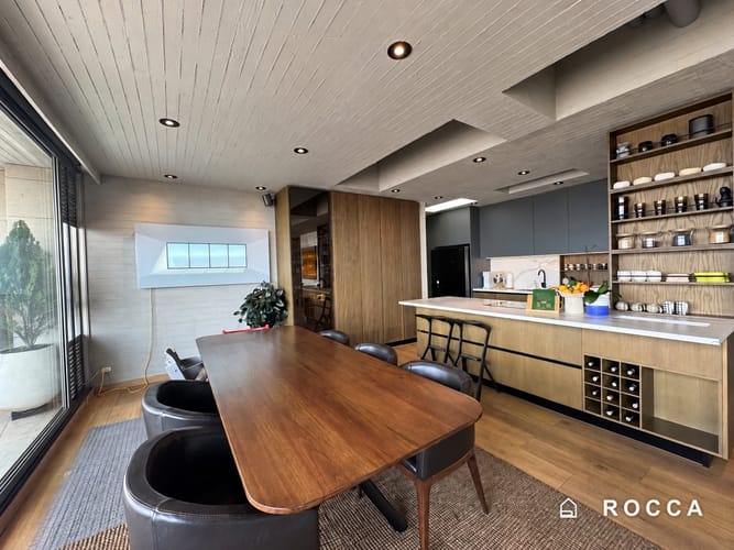 Apartamento de 2 alcobas en venta en Los Rosales, Bogotá, 157 m² · foto 3 de 24