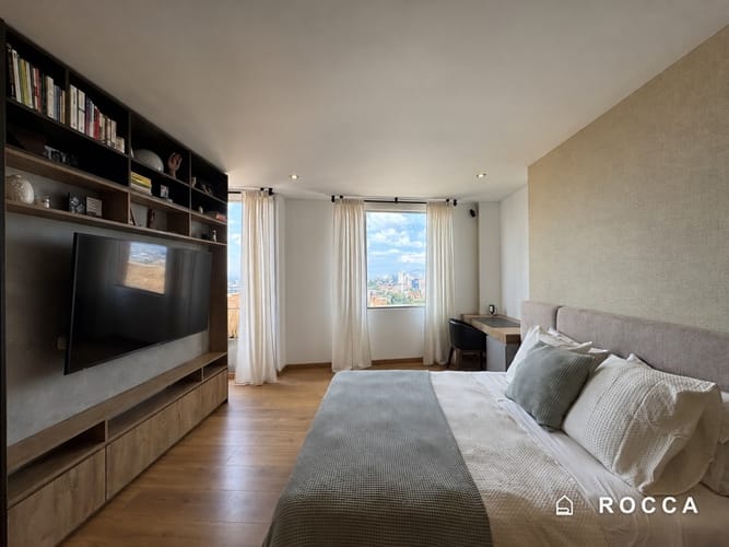 Apartamento de 2 alcobas en venta en Los Rosales, Bogotá, 157 m² · foto 17 de 24