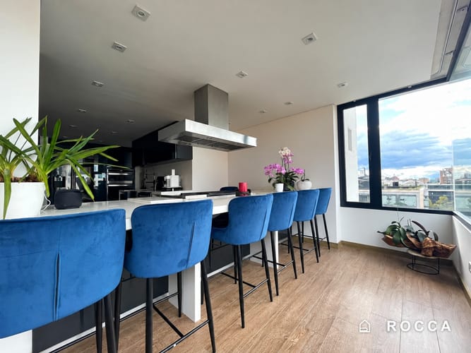 Apartamento de 2 alcobas en venta en Chico, Bogotá, 155 m² · foto 2 de 14