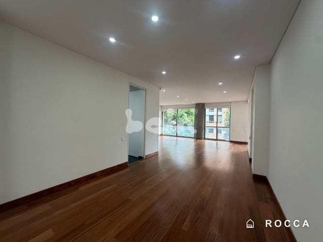 Apartamento de 3 alcobas en venta en La Cabrera, Bogotá, 259 m² · foto 4 de 17