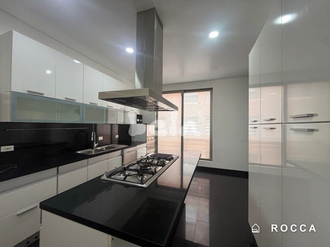 Apartamento de 3 alcobas en venta en La Cabrera, Bogotá, 259 m² · foto 5 de 17