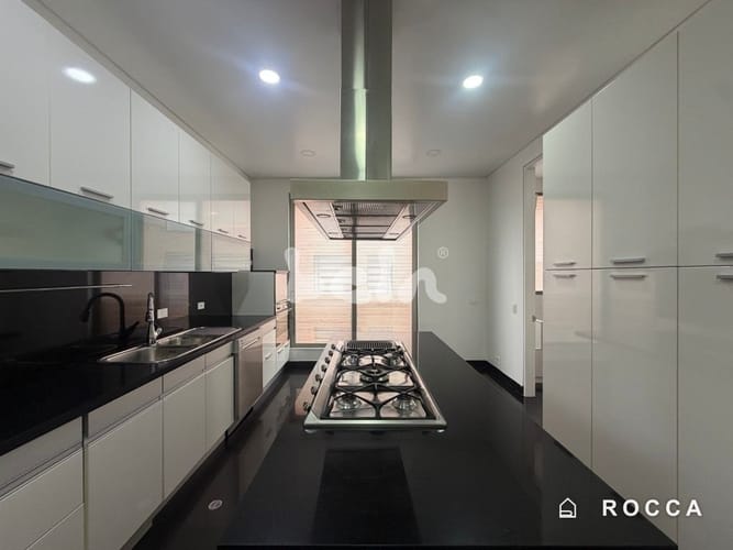 Apartamento de 3 alcobas en venta en La Cabrera, Bogotá, 259 m² · foto 6 de 17