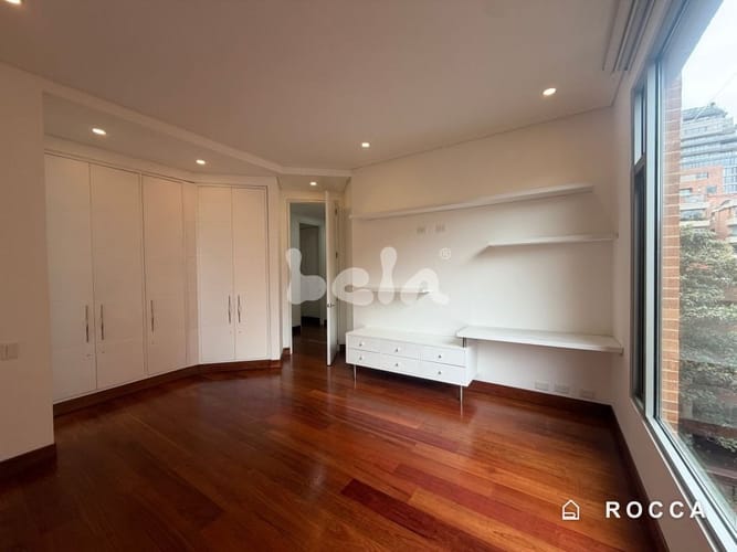 Apartamento de 3 alcobas en venta en La Cabrera, Bogotá, 259 m² · foto 16 de 17