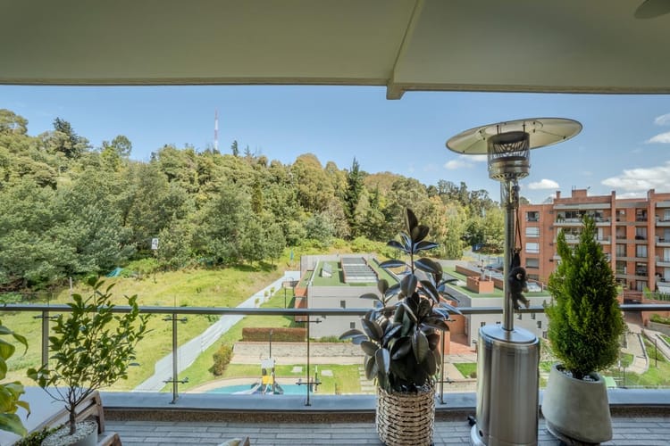 Apartamento de 3 alcobas en arriendo en Colina Campestre, Bogotá, 222 m² · foto 3 de 18