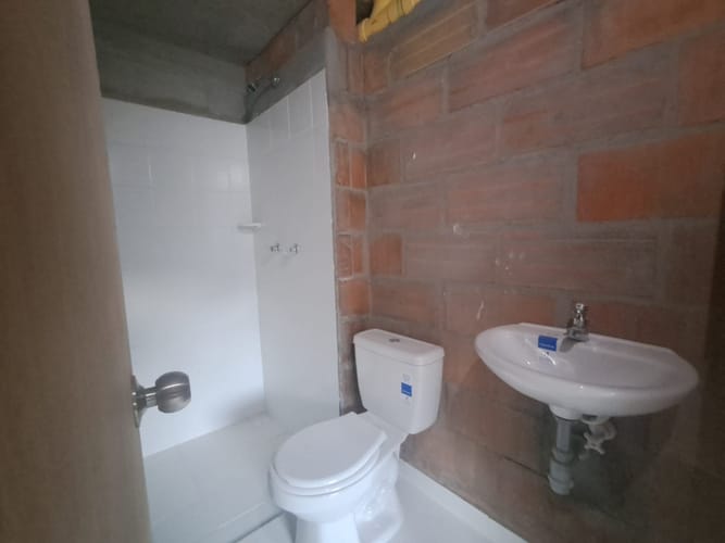 Apartamento de 2 alcobas en venta en Bucaros, Bello, 52 m² · foto 10 de 16