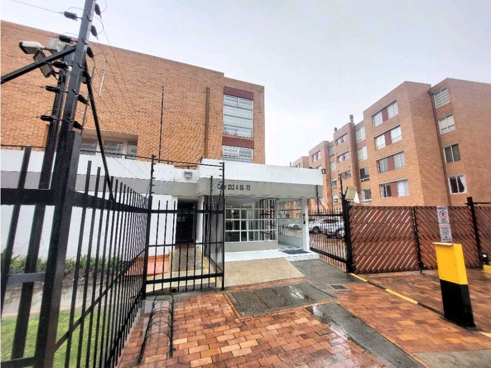 Apartamento en venta en Mazuren, Bogotá · foto 2 de 24