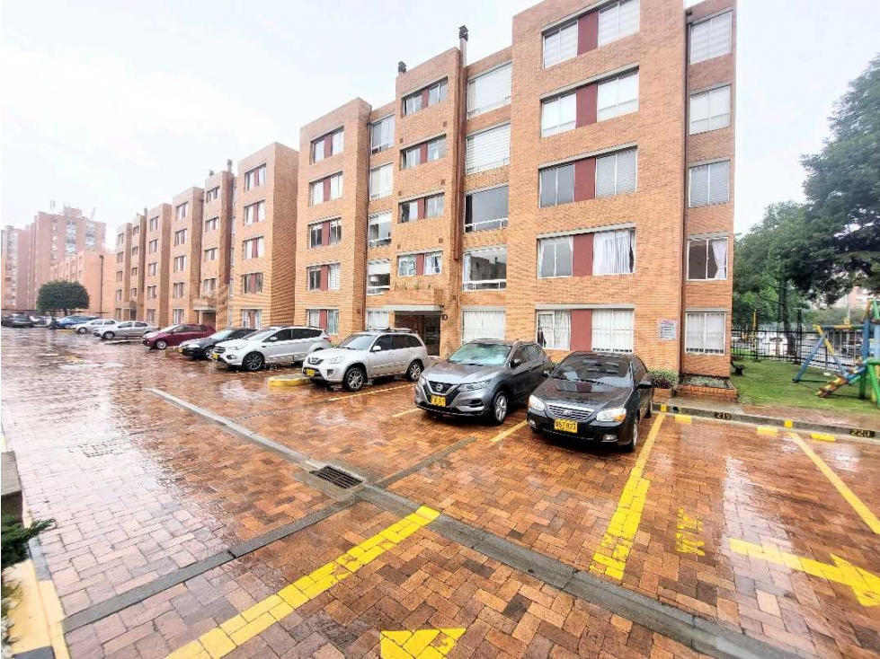 Apartamento en venta en Mazuren, Bogotá · foto 3 de 24