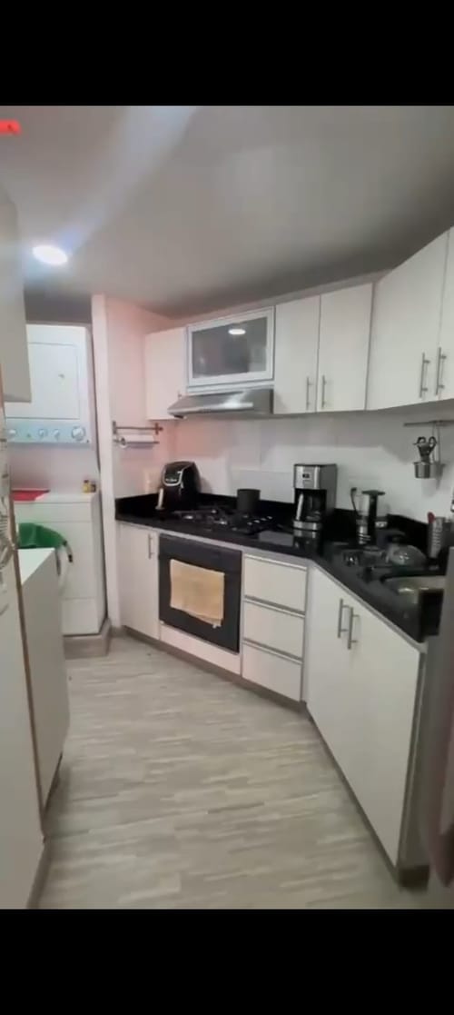Apartamento de 3 alcobas en venta en Fontibon, Bogotá, 78 m² · foto 2 de 24