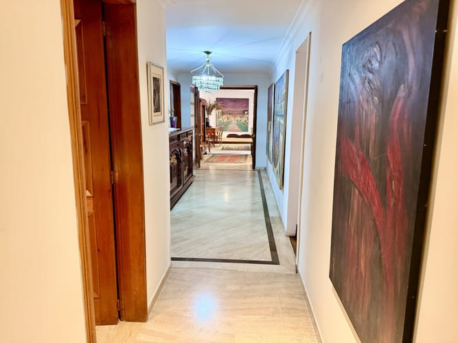 Apartamento de 3 alcobas en venta en Los Rosales, Bogotá, 210 m² · foto 2 de 21