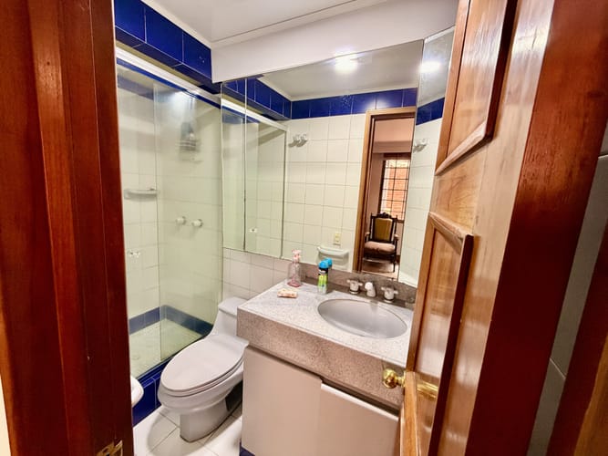 Apartamento de 3 alcobas en venta en Los Rosales, Bogotá, 210 m² · foto 13 de 21