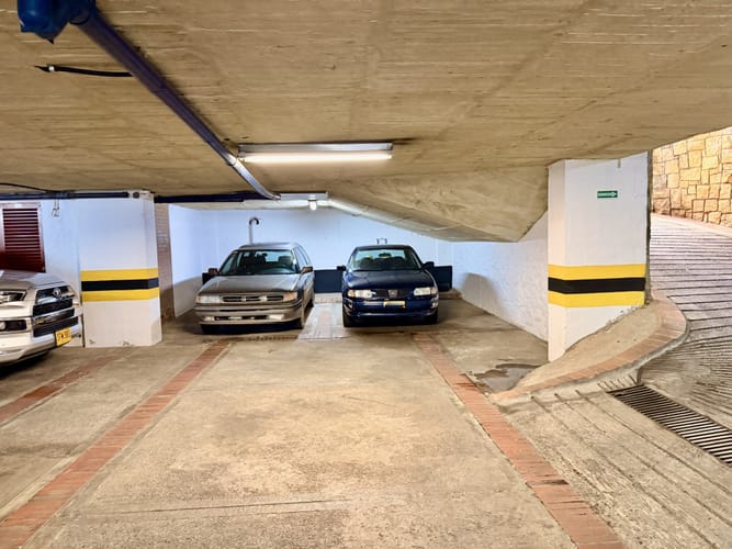Apartamento de 3 alcobas en venta en Los Rosales, Bogotá, 210 m² · foto 19 de 21