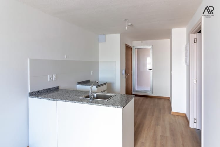 Alquiler de apartamento de 1 dormitorio en Barrio Sur. Con terraza y patio! A estrenar!