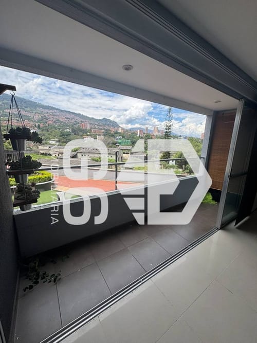 Apartamento de 3 alcobas en arriendo en San German, Medellín, 80 m² · foto 2 de 22