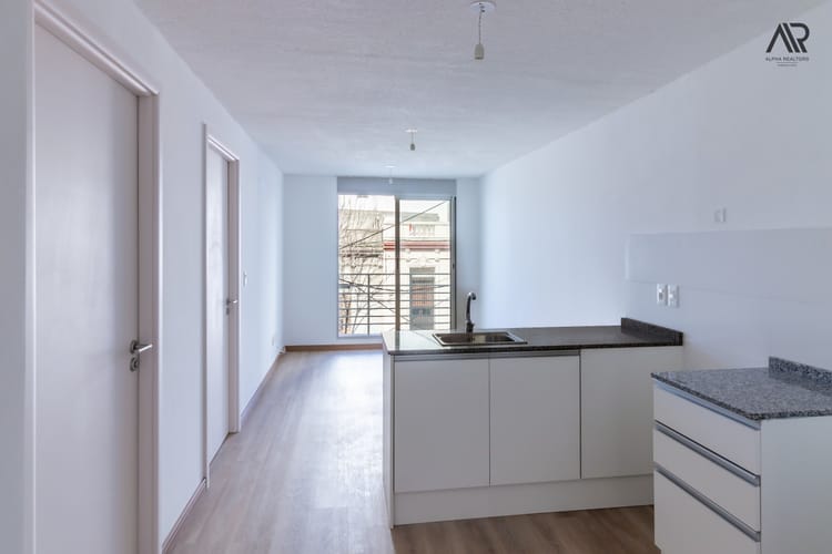 Alquiler de apartamento de 1 dormitorio en Barrio Sur. Con terraza y patio! A estrenar! · Photo 7