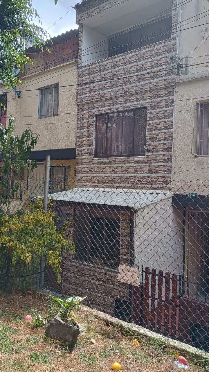 Casa en venta en Bosques De San Carlos, Bogotá · foto 8 de 8