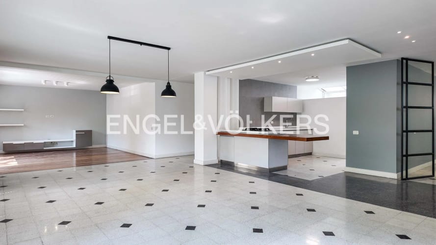 Apartamento de 3 alcobas en arriendo en Bolivariana, Medellín, 156 m² · foto 2 de 13