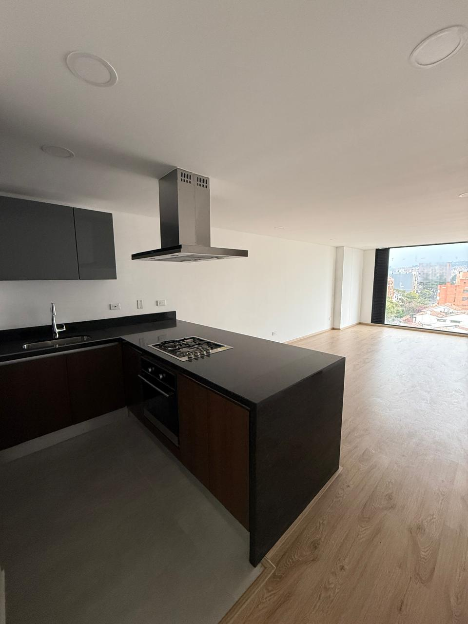 Apartamento en venta en Cedritos, Bogotá · foto 2 de 14