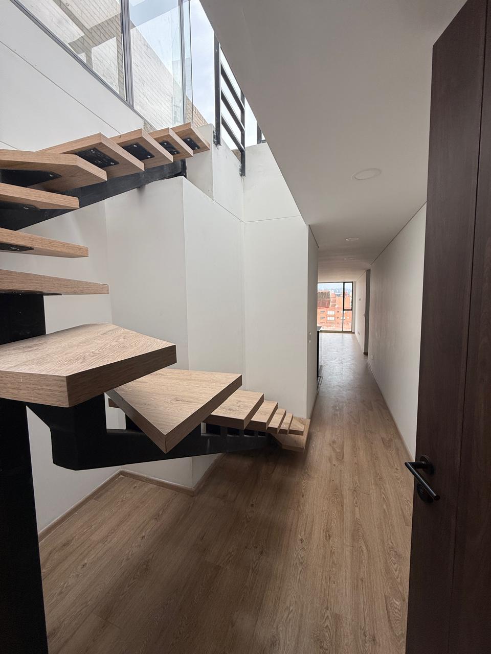 Apartamento en venta en Cedritos, Bogotá · foto 3 de 14