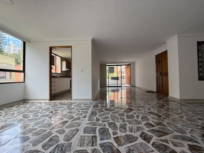 Apartamento de 3 alcobas en venta en El Poblado, Medellín, 140 m² · foto 10 de 18