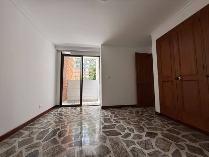 Apartamento de 3 alcobas en venta en El Poblado, Medellín, 140 m² · foto 11 de 18