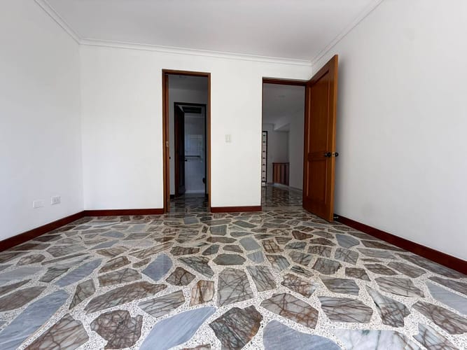 Apartamento de 3 alcobas en venta en El Poblado, Medellín, 140 m² · foto 14 de 18