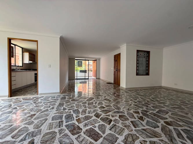 Apartamento de 3 alcobas en venta en El Poblado, Medellín, 140 m² · foto 17 de 18