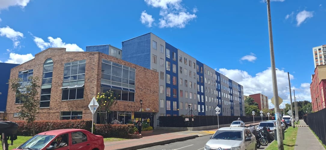Apartamento de 2 alcobas en venta en Suba La Campiña, Bogotá, 45 m² · foto 2 de 24