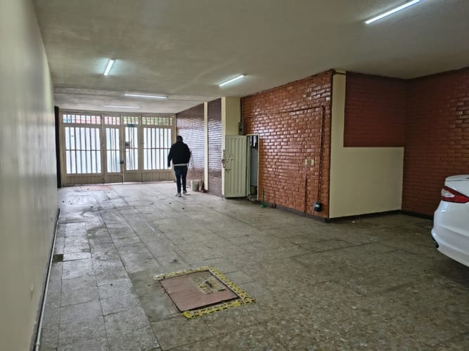 Casa de 6 alcobas en arriendo en Popular Modelo, Bogotá, 650 m² · foto 2 de 21