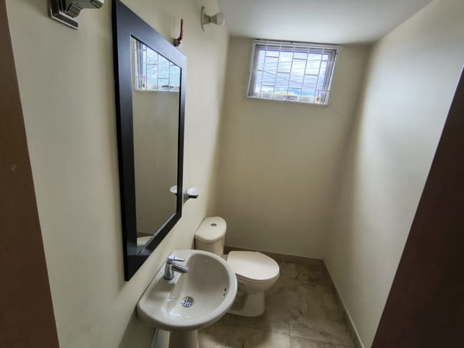 Casa de 6 alcobas en arriendo en Popular Modelo, Bogotá, 650 m² · foto 18 de 21