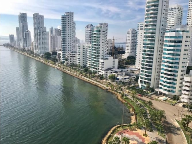 Apartamento de 4 alcobas en arriendo en Bocagrande, Cartagena, 290 m² · foto 2 de 24