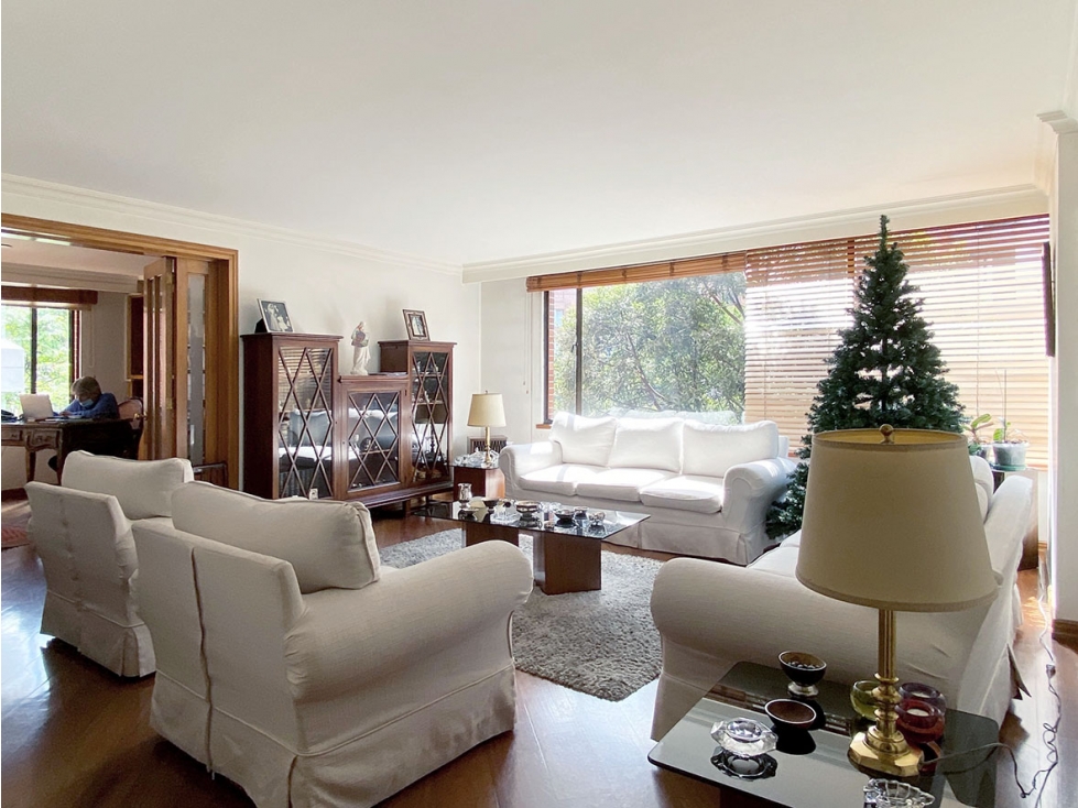 Apartamento en venta en Los Rosales, Bogotá · foto 2 de 13